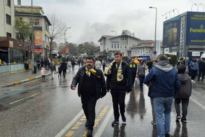 Fenerbahçeli taraftarlar, Kadıköy'e akın etti