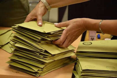 Milletvekili listeleri için partilerde yoğun mesai!