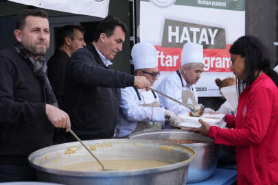 Osmangazi Belediyesi'nden depremzede vatandaşlara sıcak yemek