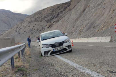 Yola düşen taşlar kazaya neden oldu