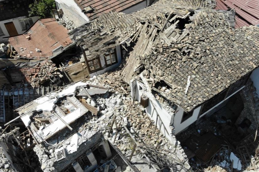 Hatay’ın tarihi caddesi enkaz yığını!