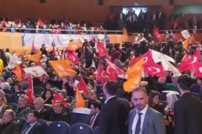 AK Parti Bursa İl Başkanı Gürkan: Birilerinin ayaklar altına aldığı seccadelerde şükür namazı kılacağız