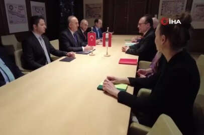 Bakan Çavuşoğlu, Togg ile Viyana sokaklarında tur attı   