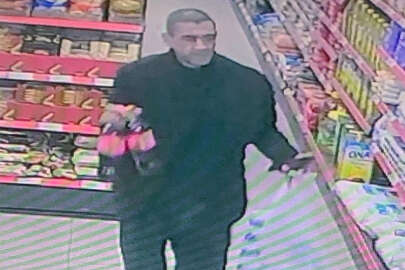 Yerde cüzdan buldu, sahibine vermek yerine harcadı