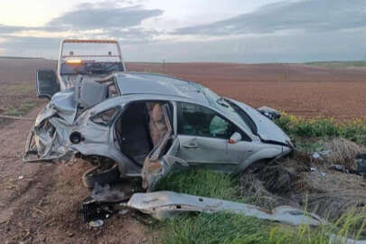  Kontrolden çıkan otomobil tarlaya uçtu: 5 yaralı   
