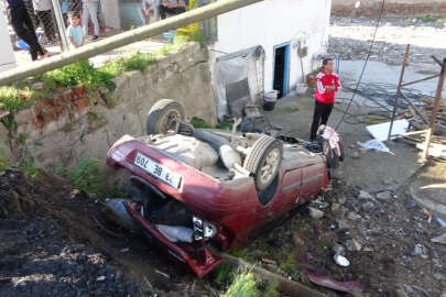 Elazığ’da otomobil bahçeye uçtu: 5 yaralı