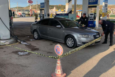 Önce 2 çay ocağını, sonra seyir halindeki aracı kurşunladı