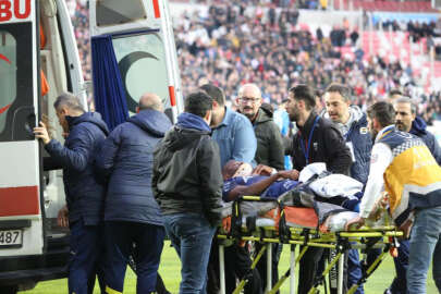  Enner Valencia, ambulansla hastaneye kaldırıldı!