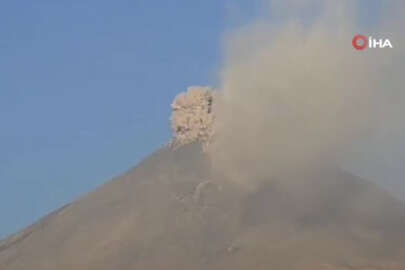 Meksika'daki Popocatepetl Yanardağı'ndan kül yağışı