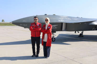 TEKNOFEST'te tarihi anlar: İnsanlı ve insansız savaş uçaklar...