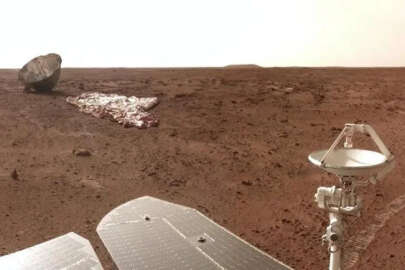 Çin'in uzay aracı kanıt buldu: Mars'a kar yağmış