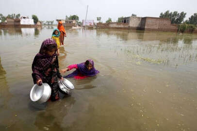 Pakistan’da şiddetli yağışlarda ölü sayısı 14’e çıktı