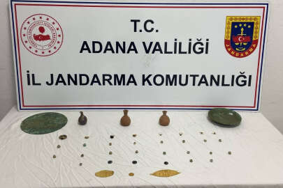 Adana’da bir araçta 38 tarihi eser