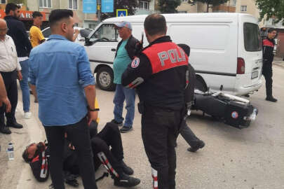 Bursa'da minibüsle çarpışan motosikletli polis yaralandı