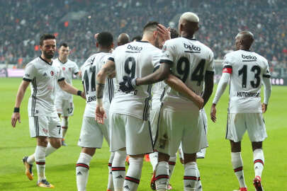  Beşiktaş'ın Antalyaspor maçı kamp kadrosu belli oldu   