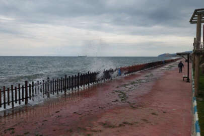 Marmara Denizi ulaşımına poyraz engeli 