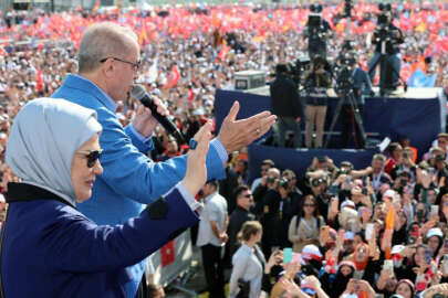 Erdoğan: “300 milyar dolar alacakmış. Avcunu yalarsın”