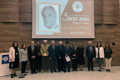 Oktay Akbal Edebiyat ödülleri verildi   