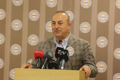 Çavuşoğlu: "'Erdoğan gitsin' diyenlerin pabucunu dama atıyoruz"