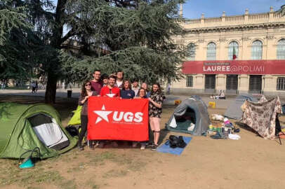  İtalyan öğrencilerden “çadırlı” kira protestosu   