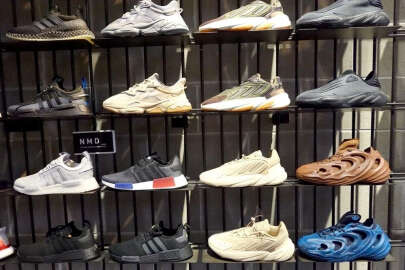 Adidas, Kanye West ayakkabılarından elden edilen geliri bağışlayacak
