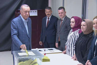 Erdoğan: Sandıklara sıkı sıkıya sahip çıkma zamanı