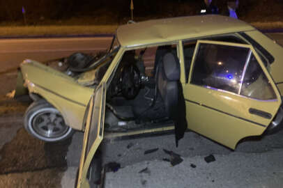 Alkollü ve ehliyetsiz sürücü yol kenarında duran TIR'a çarptı!