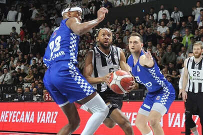 Beşiktaş az kalsın küme düşüyordu! Son maçta lige tutundular