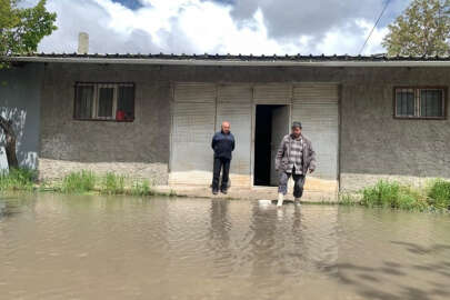 Bu dükkânları her yağmurda su basıyor