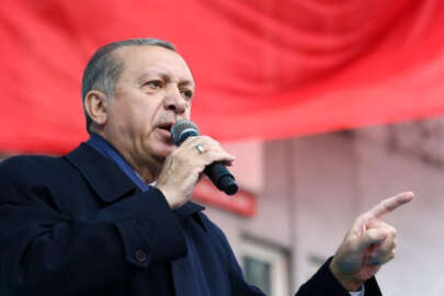 Cumhurbaşkanı Erdoğan gençlerle buluştu! CHP'ye sert sözler... 'Üç şeyle tanımlarım...'