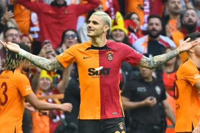 Galatasaray'da Icardi, 2000 yılında inanılmaz bir performans gösteren Mario Jardel'i yakaladı!