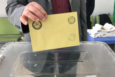 Yurt dışında ve gümrük kapılarında oy verme başladı!