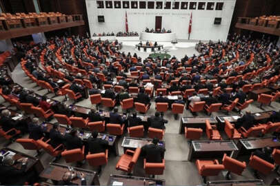 Meclis'in ilk mesaisi yemin töreni