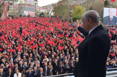 MHP lideri Devlet Bahçeli: "Erdoğan'ı sizlere ezdirmeyiz"