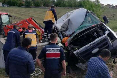 Tarım işçilerini taşıyan araç devrildi!