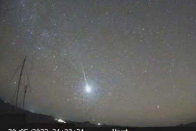 Meteor paniği! Gökyüzü aydınlandı