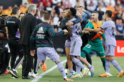 Valencia, Vinicius Jr'a ırkçı hareketler yapan taraftarları ömür boyu seyirden men etti