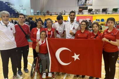 Badmintonda iki madalya