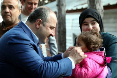 Mustafa Varank Gemlik'te depremzedelerle buluştu