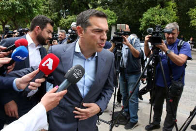 Yunanistan'da ana muhalefet lideri Çipras hükümet kurma görevini reddetti