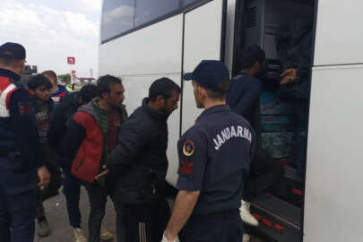 TIR'ın dorsesinden 134 kaçak göçmen çıktı