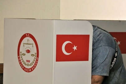 Yurt dışı ve gümrüklerde kullanılan oy sayısı 1 milyon 835 bin oldu