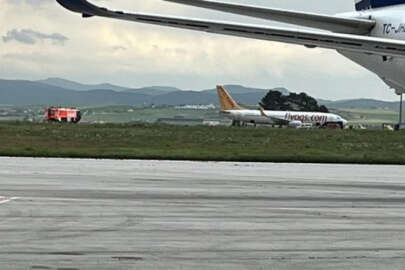 Bomba ihbarı yapılan yolcu uçağında arama yapıldı