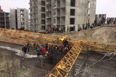 Bursa'da iş kazası! İnşaat şantiyesinde vinç devrildi