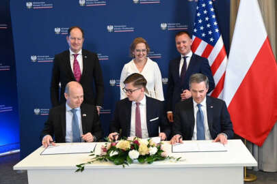 Polonya'nın ilk nükleer enerji santrali için imzalar atıldı