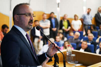 AK Parti'li Turan: "Seçimde, bu yanlış adamlara ülkeyi emanet etmeyeceğiz"