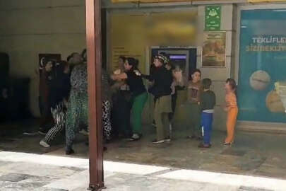 ATM'de sıra beklerken kavgaya tutuştular