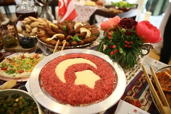 'Turkish Pizza' etli ekmek, gribin doğal ilacı beyran ve tepsi mantısı