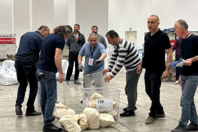 Yurt dışından gelen oylar 5 kilitli çelik kapıyla korunuyor