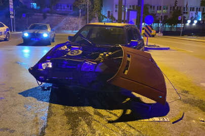 Trafik ışıklarında kaza: 4 yaralı